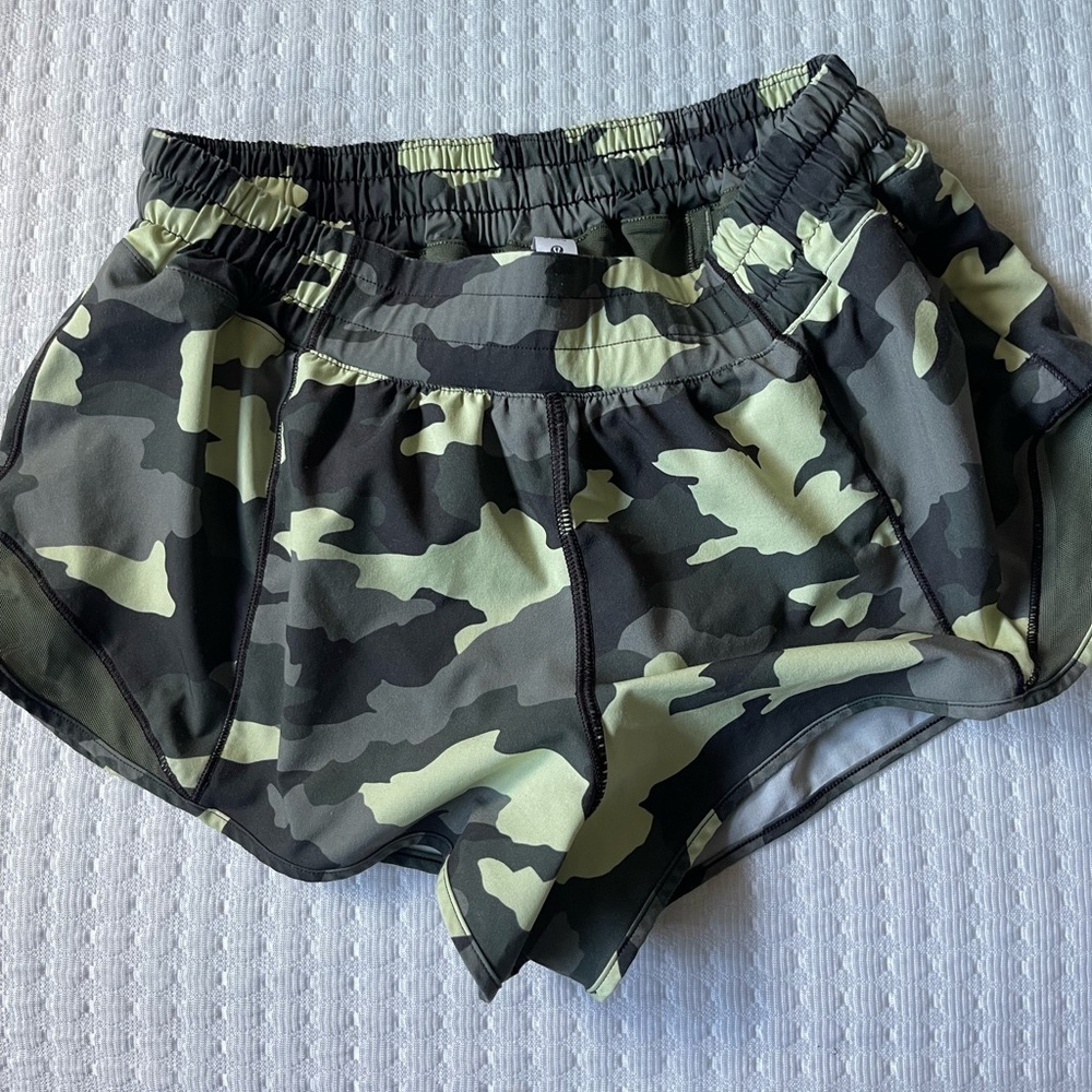 LULULEMON HOTTY HOT SHORTS
